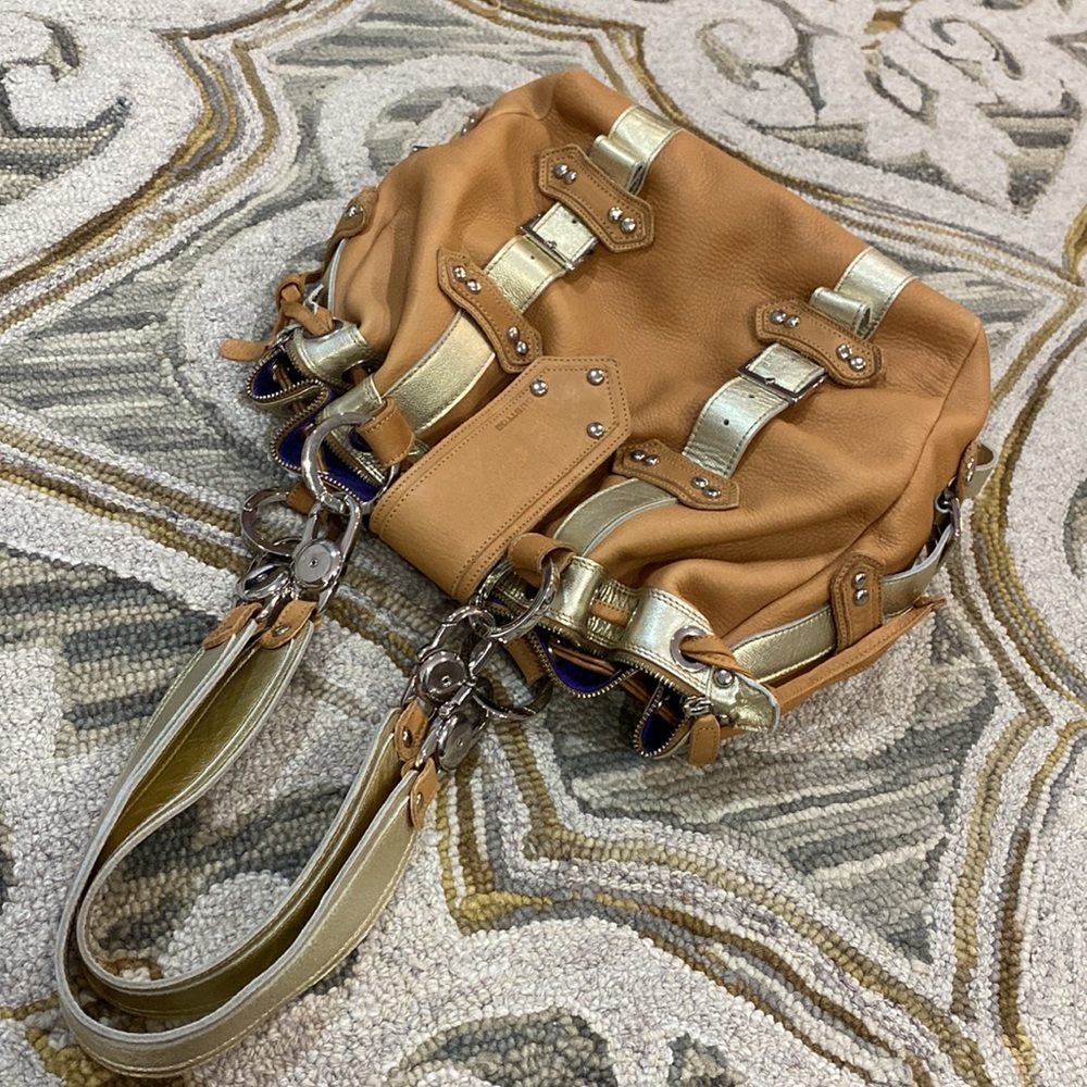 💕 Gustto tan gold Italian leather large satchel bag gorgeous 💕 - Picture 14 of 16